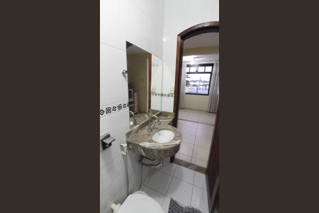 Casa de condomínio para alugar com 220m², 4 quartos e 2 vagasBanheiro 1