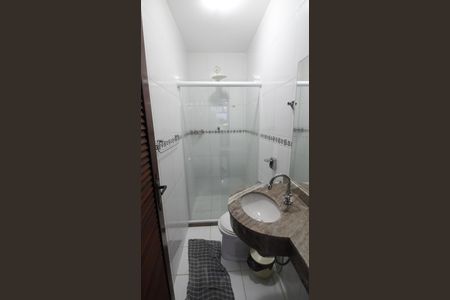 Casa de condomínio para alugar com 220m², 4 quartos e 2 vagasBanheiro 1