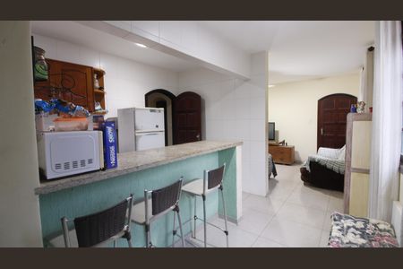 Casa de condomínio para alugar com 220m², 4 quartos e 2 vagasCozinha