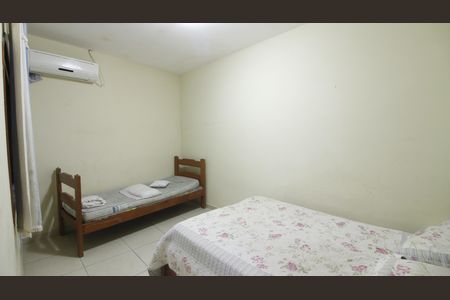 Casa de condomínio para alugar com 220m², 4 quartos e 2 vagasQuarto