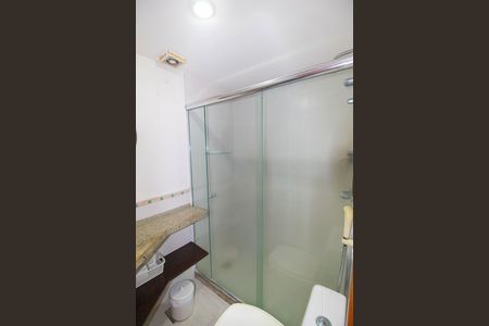 Apartamento à venda com 190m², 4 quartos e 2 vagas Apartamento à venda com 190m², 4 quartos e 2 vagasBanheiro da Suíte 1