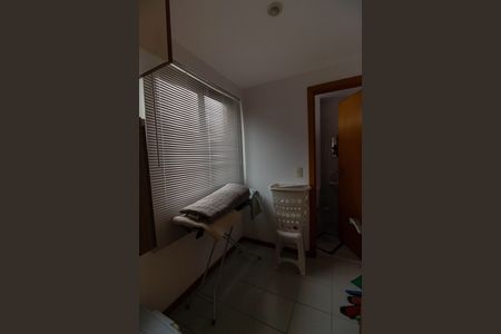 Apartamento à venda com 190m², 4 quartos e 2 vagas Apartamento à venda com 190m², 4 quartos e 2 vagasDespensa