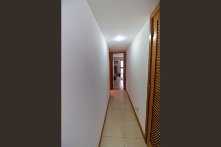 Apartamento à venda com 190m², 4 quartos e 2 vagas Apartamento à venda com 190m², 4 quartos e 2 vagasCorredor
