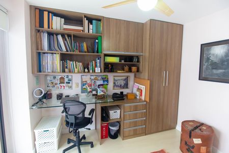 Apartamento à venda com 190m², 4 quartos e 2 vagas Apartamento à venda com 190m², 4 quartos e 2 vagas Suíte 4