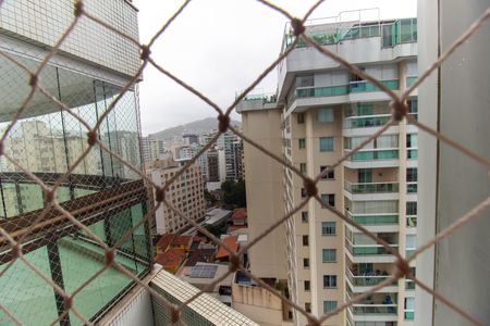 Vista de apartamento à venda com 4 quartos, 190m² em Icaraí, Niterói