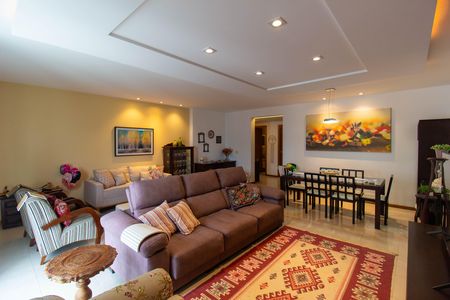 Apartamento à venda com 190m², 4 quartos e 2 vagas Apartamento à venda com 190m², 4 quartos e 2 vagasSala