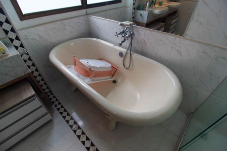 Apartamento à venda com 190m², 4 quartos e 2 vagas Apartamento à venda com 190m², 4 quartos e 2 vagasBanheiro da Suíte 2