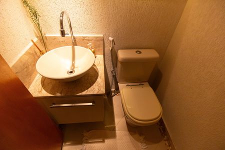 Apartamento à venda com 190m², 4 quartos e 2 vagas Apartamento à venda com 190m², 4 quartos e 2 vagasLavabo