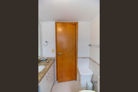 Apartamento à venda com 190m², 4 quartos e 2 vagas Apartamento à venda com 190m², 4 quartos e 2 vagasBanheiro da Suíte 3