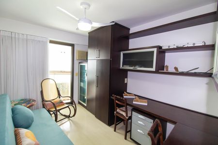 Apartamento à venda com 190m², 4 quartos e 2 vagas Apartamento à venda com 190m², 4 quartos e 2 vagas Suíte 1