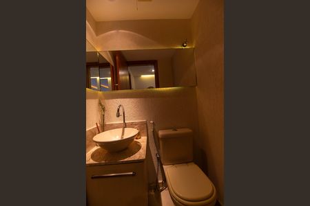 Apartamento à venda com 190m², 4 quartos e 2 vagas Apartamento à venda com 190m², 4 quartos e 2 vagasLavabo