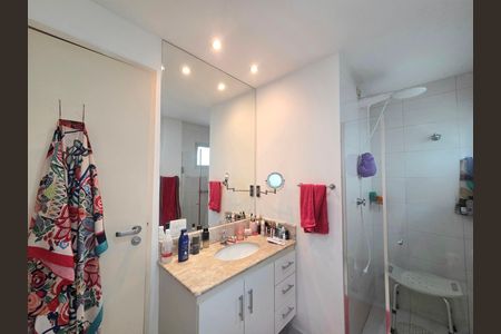 Apartamento para alugar com 80m², 2 quartos e 1 vagaBanheiro da Suíte