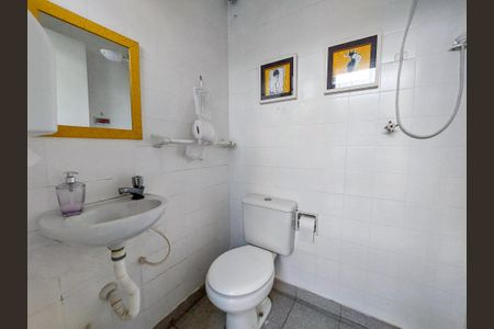 Casa para alugar com 165m², 3 quartos e 2 vagas Casa para alugar com 165m², 3 quartos e 2 vagasBanheiro de serviço
