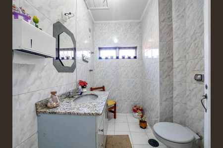 Casa para alugar com 165m², 3 quartos e 2 vagas Casa para alugar com 165m², 3 quartos e 2 vagasBanheiro