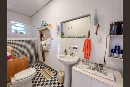 Casa para alugar com 165m², 3 quartos e 2 vagas Casa para alugar com 165m², 3 quartos e 2 vagasBanheiro da Suíte