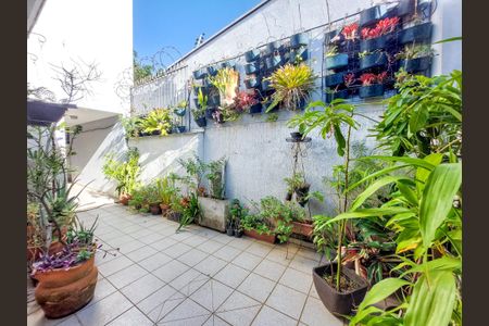 Casa para alugar com 165m², 3 quartos e 2 vagas Casa para alugar com 165m², 3 quartos e 2 vagasQuintal