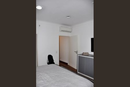 Casa Mobiliada - Detalhe - Quarto 03 com Suíte de casa para alugar com 3 quartos, 420m² em City América, São Paulo