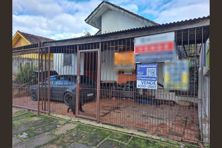 Casa à venda com 299m², 2 quartos e 2 vagas Casa à venda com 299m², 2 quartos e 2 vagasFachada
