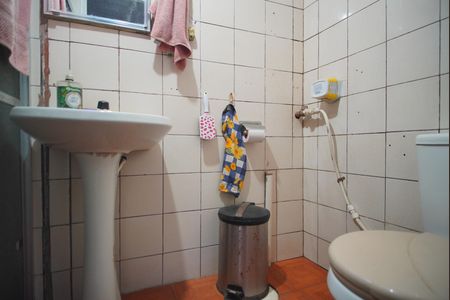 Casa à venda com 299m², 2 quartos e 2 vagasBanheiro da Suíte 
