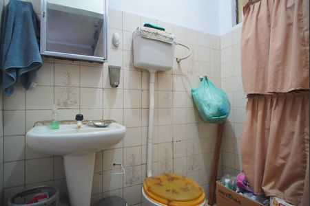 Casa à venda com 299m², 2 quartos e 2 vagasBanheiro 