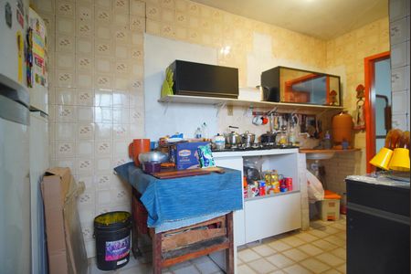 Casa à venda com 299m², 2 quartos e 2 vagasCozinha