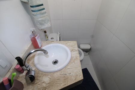 Casa à venda com 98m², 3 quartos e 2 vagasLavabo