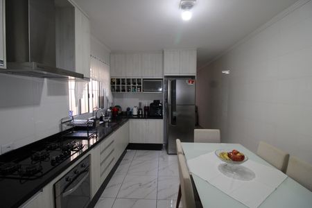 Casa à venda com 98m², 3 quartos e 2 vagasCozinha