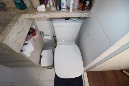 Casa à venda com 98m², 3 quartos e 2 vagasBanheiro