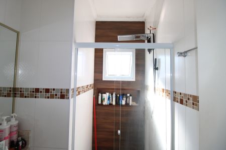 Casa à venda com 98m², 3 quartos e 2 vagasBanheiro