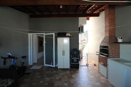 Casa à venda com 98m², 3 quartos e 2 vagasÁrea de Serviço