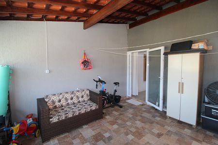 Casa à venda com 98m², 3 quartos e 2 vagasÁrea de Serviço