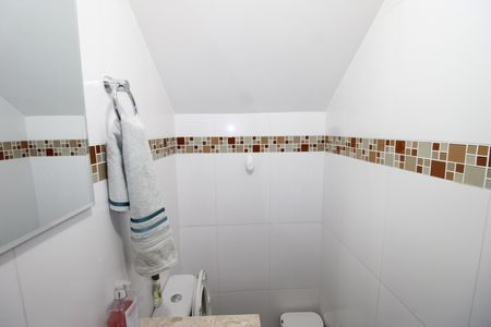 Casa à venda com 98m², 3 quartos e 2 vagasLavabo