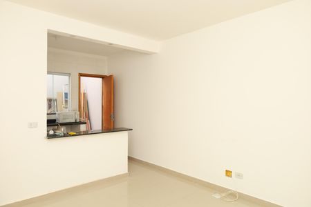 Sala de casa de condomínio para alugar com 2 quartos, 70m² em Jardim Lucinda, São Paulo
