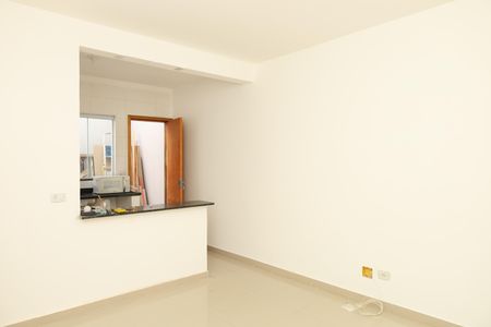 Sala de casa de condomínio para alugar com 2 quartos, 70m² em Jardim Lucinda, São Paulo
