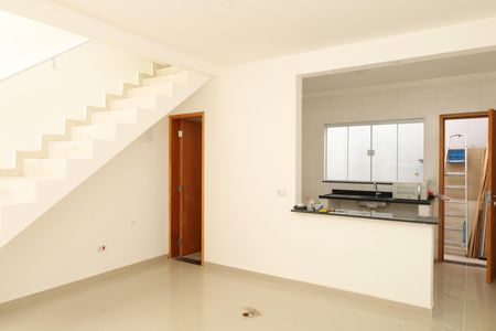 Casa de Condomínio para alugar com 2 quartos, 70m² em Jardim Lucinda, São Paulo