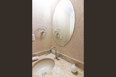 Apartamento à venda com 74m², 3 quartos e 1 vaga Apartamento à venda com 74m², 3 quartos e 1 vagaBanheiro 2