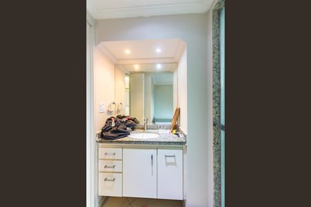 Apartamento à venda com 74m², 3 quartos e 1 vaga Apartamento à venda com 74m², 3 quartos e 1 vagaBanheiro