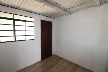 Sala de casa à venda com 7 quartos, 200m² em Jardim Guaianazes, São Paulo