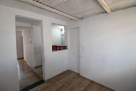 Sala de casa à venda com 7 quartos, 200m² em Jardim Guaianazes, São Paulo