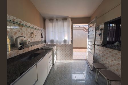 Casa para alugar com 91m², 2 quartos e 2 vagas