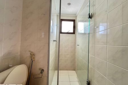 Apartamento à venda com 169m², 3 quartos e 4 vagas Apartamento à venda com 169m², 3 quartos e 4 vagasBanheiro da Suíte 2