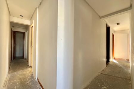 Apartamento à venda com 169m², 3 quartos e 4 vagas Apartamento à venda com 169m², 3 quartos e 4 vagasCorredor