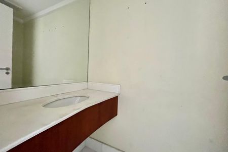 Apartamento à venda com 169m², 3 quartos e 4 vagas Apartamento à venda com 169m², 3 quartos e 4 vagasLavabo