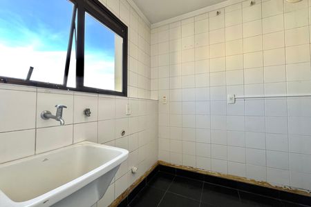 Apartamento à venda com 169m², 3 quartos e 4 vagas Apartamento à venda com 169m², 3 quartos e 4 vagasÁrea de Serviço