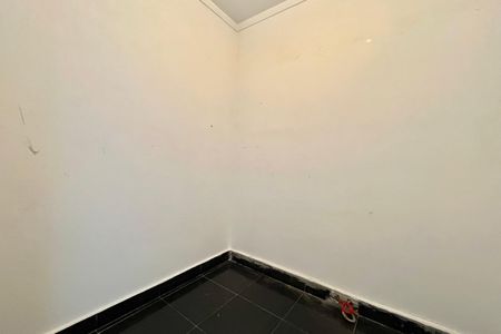 Apartamento à venda com 169m², 3 quartos e 4 vagas Apartamento à venda com 169m², 3 quartos e 4 vagasQuarto de Serviço
