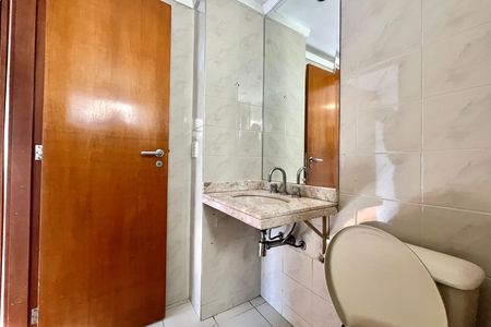 Apartamento à venda com 169m², 3 quartos e 4 vagas Apartamento à venda com 169m², 3 quartos e 4 vagasBanheiro da Suíte 2