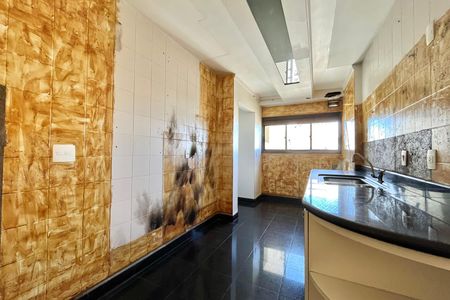 Apartamento à venda com 169m², 3 quartos e 4 vagas Apartamento à venda com 169m², 3 quartos e 4 vagasCozinha