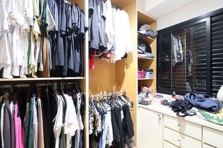 Apartamento à venda com 68m², 2 quartos e 2 vagasCloset da suíte 2