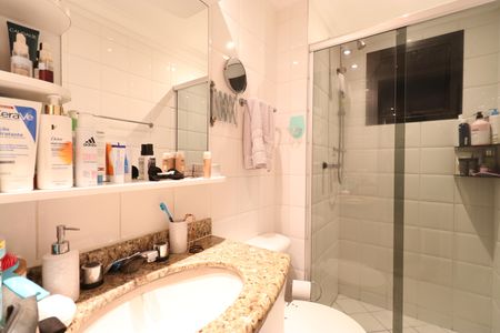 Apartamento à venda com 68m², 2 quartos e 2 vagasBanheiro da Suíte 2