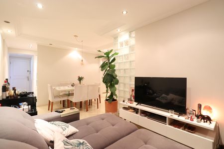 Apartamento à venda com 68m², 2 quartos e 2 vagasSala